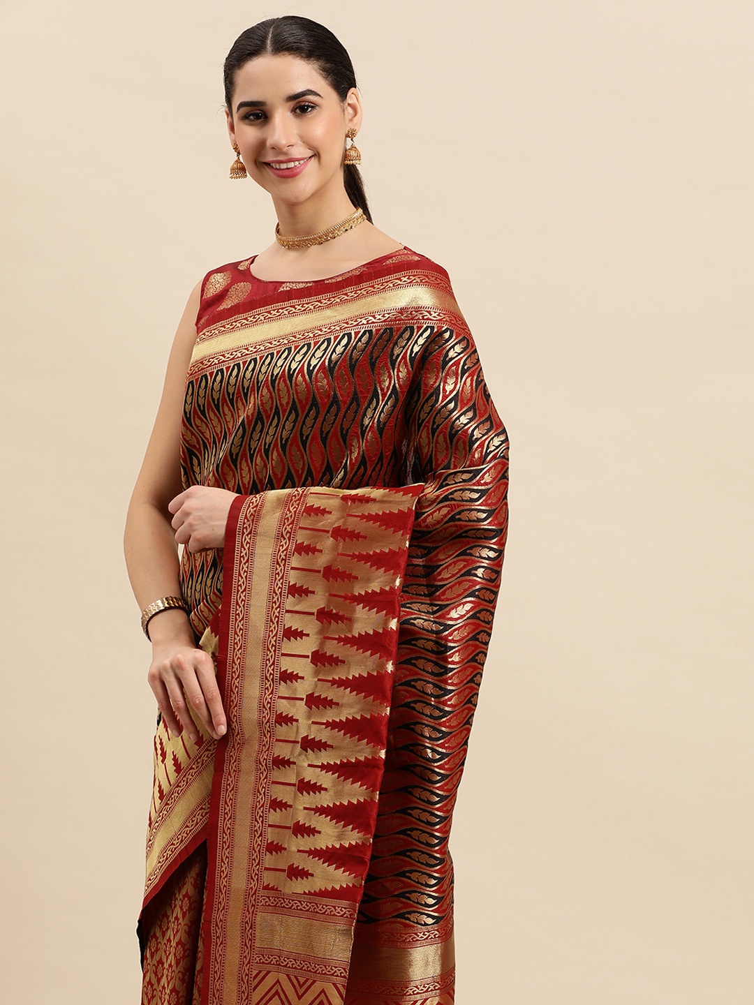 

SANGAM PRINTS Geometric Woven Design Silk Blend Saree, Maroon