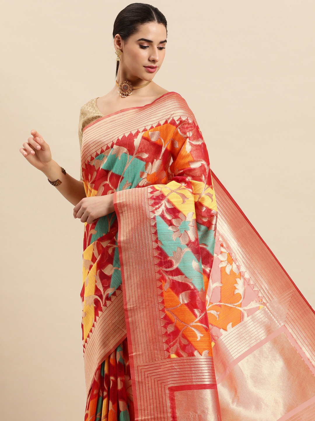 

SANGAM PRINTS Floral Print Saree, Red