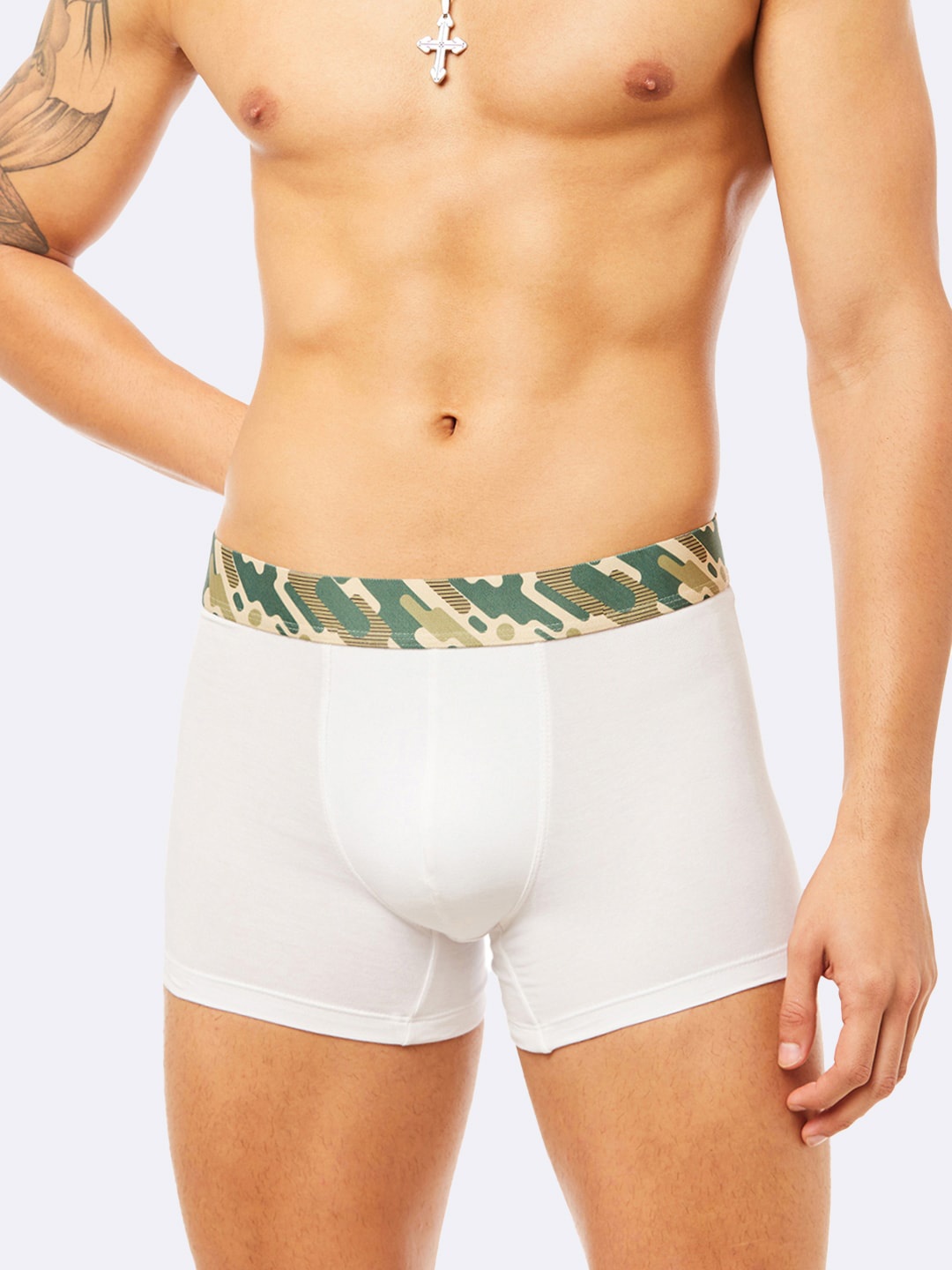 

Undrdawg Men White Solid Trunk
