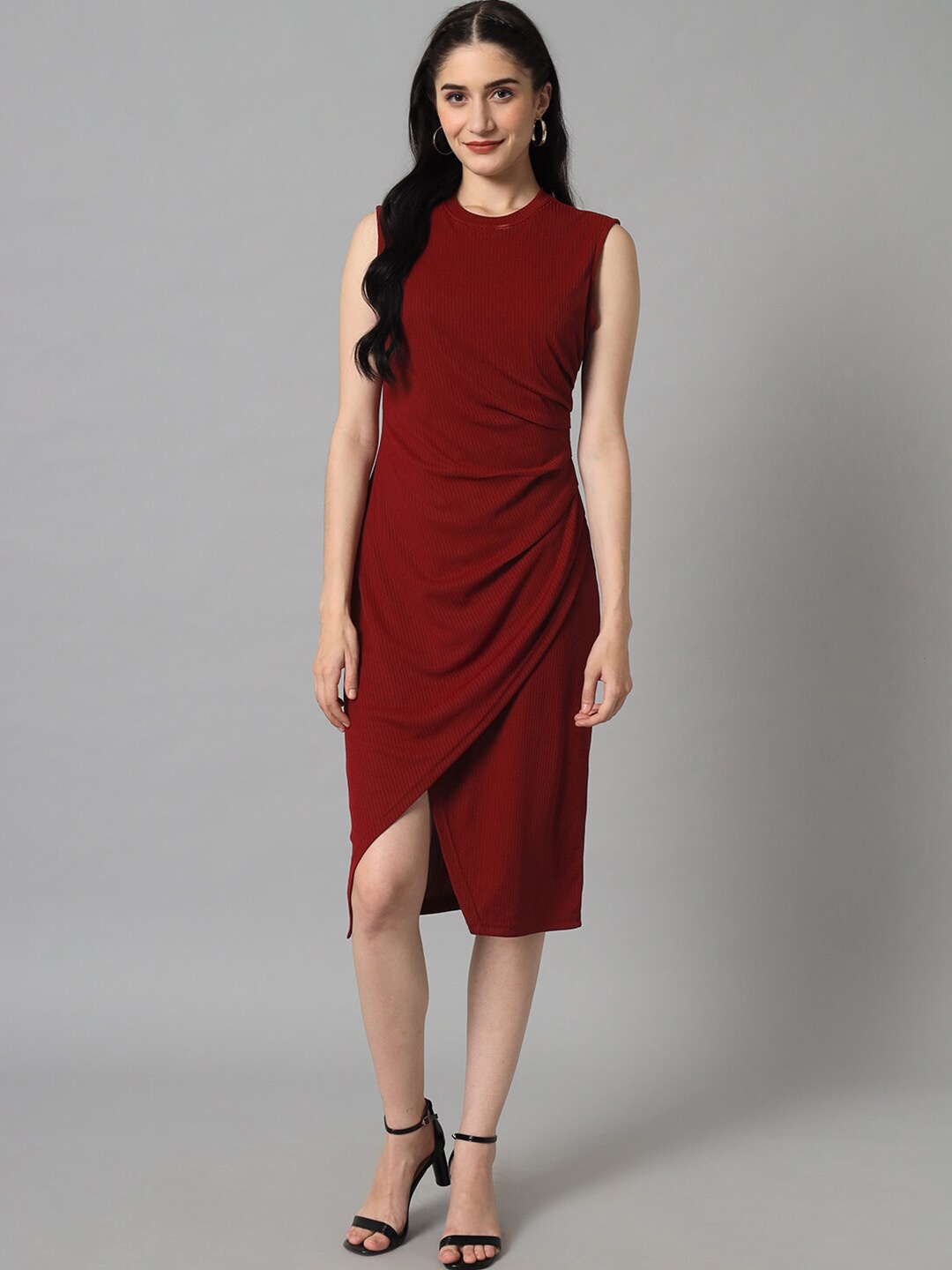 

The Vanca Women Maroon Solid Sheath Dress
