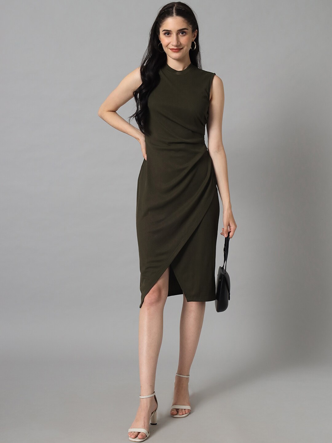 

The Vanca Women Green Solid Sheath Dress