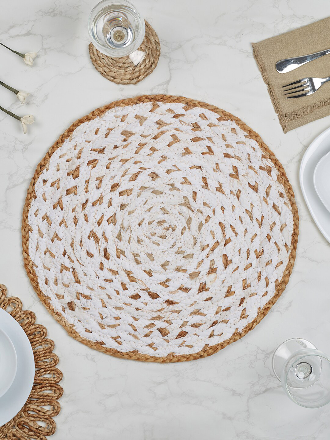 

HomeTown White Fabric Table Placemats
