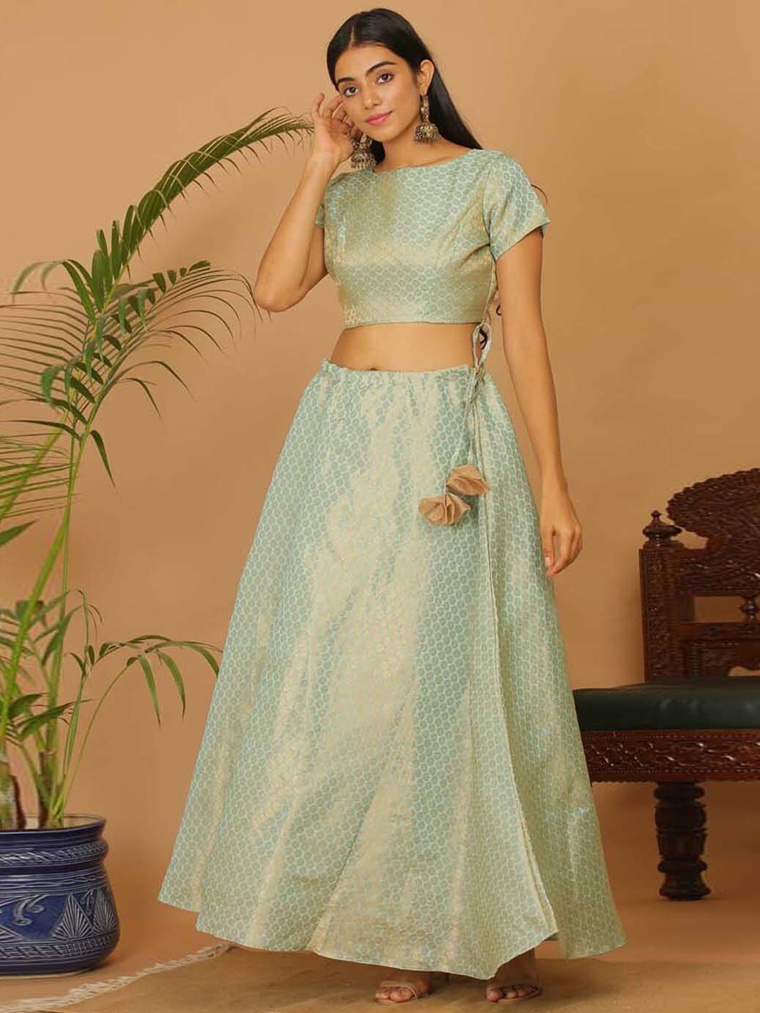 

KAANCHIE NANGGIA Green & Gold-Toned Ready to Wear Lehenga &