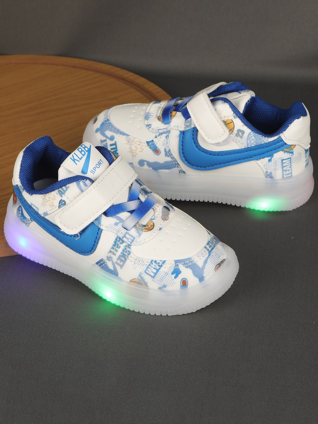 

FEETWELL SHOES Unisex Kids Blue Printed Sneakers