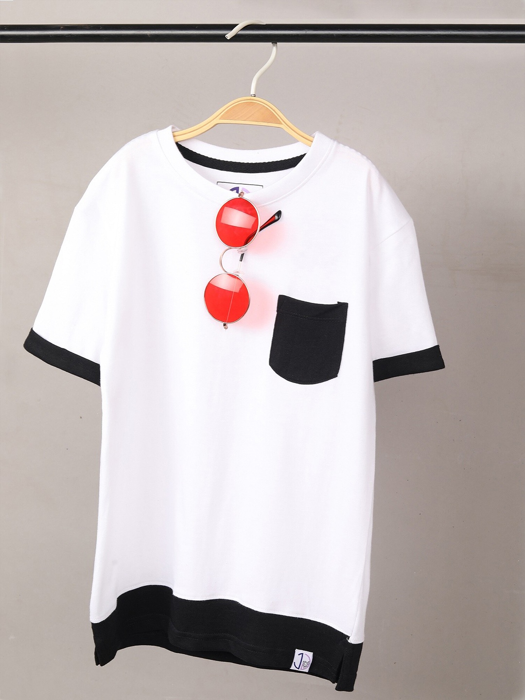 

Jumping Joey Boys White & Black Pure Cotton T-shirt