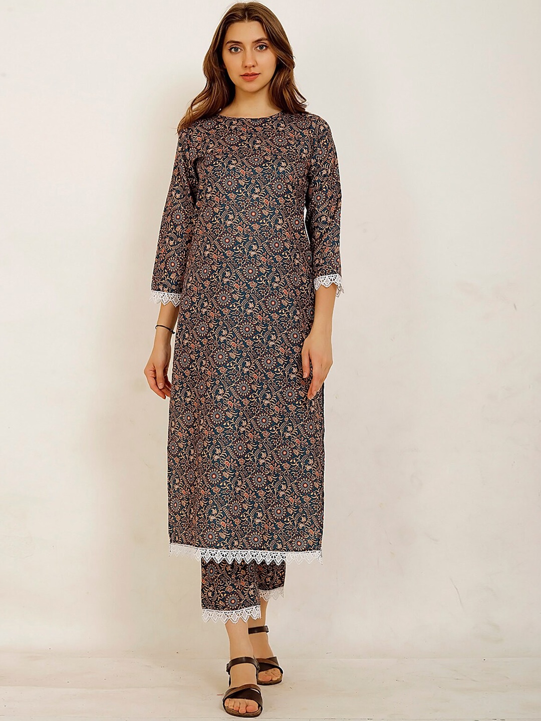 

MISS AYSE Women Beige Floral Printed Kurta with Trousers