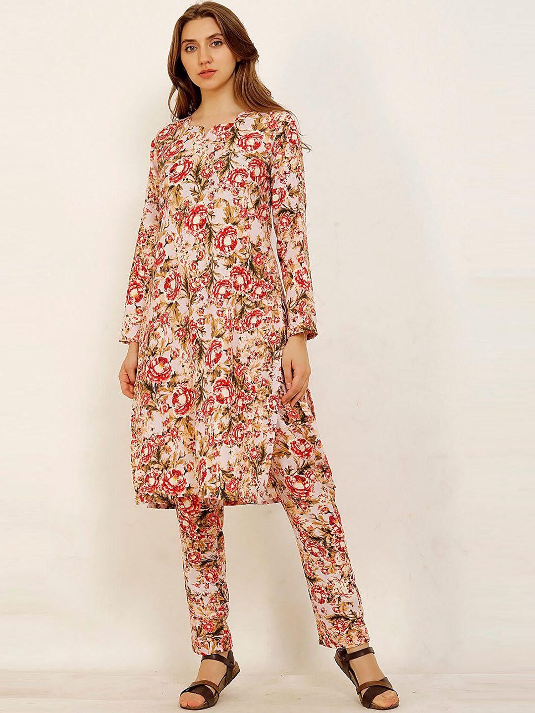 

MISS AYSE Women Beige Floral Printed Kurta with Trousers