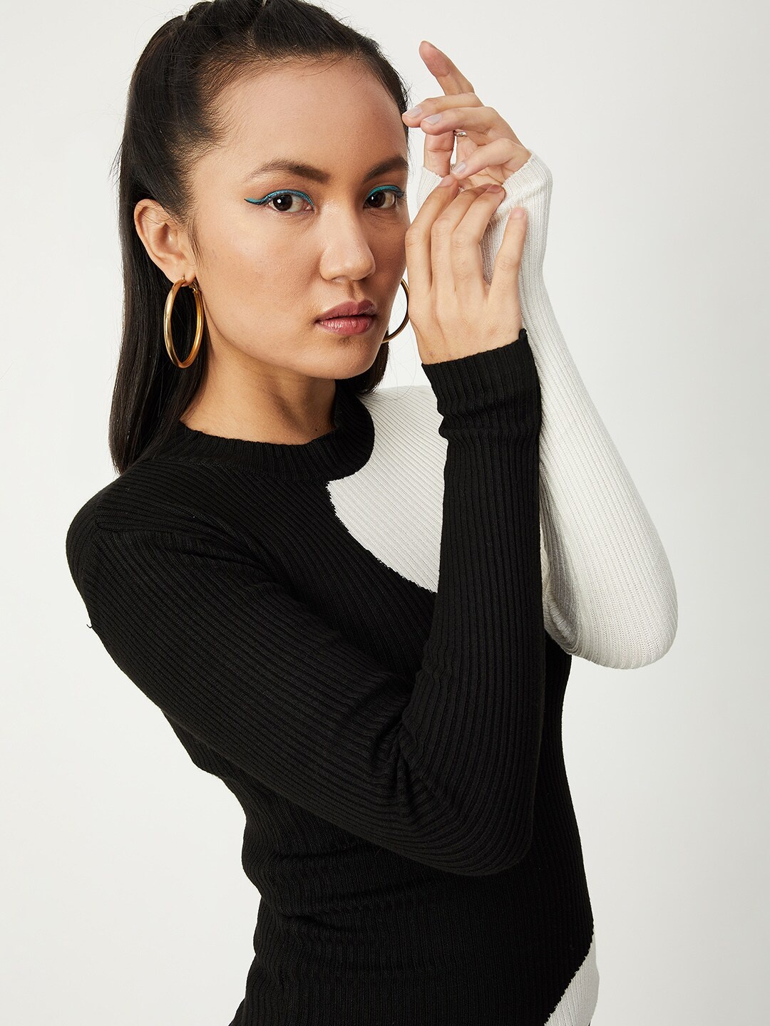 

max Women Black & White Colourblocked PolyesterPullover