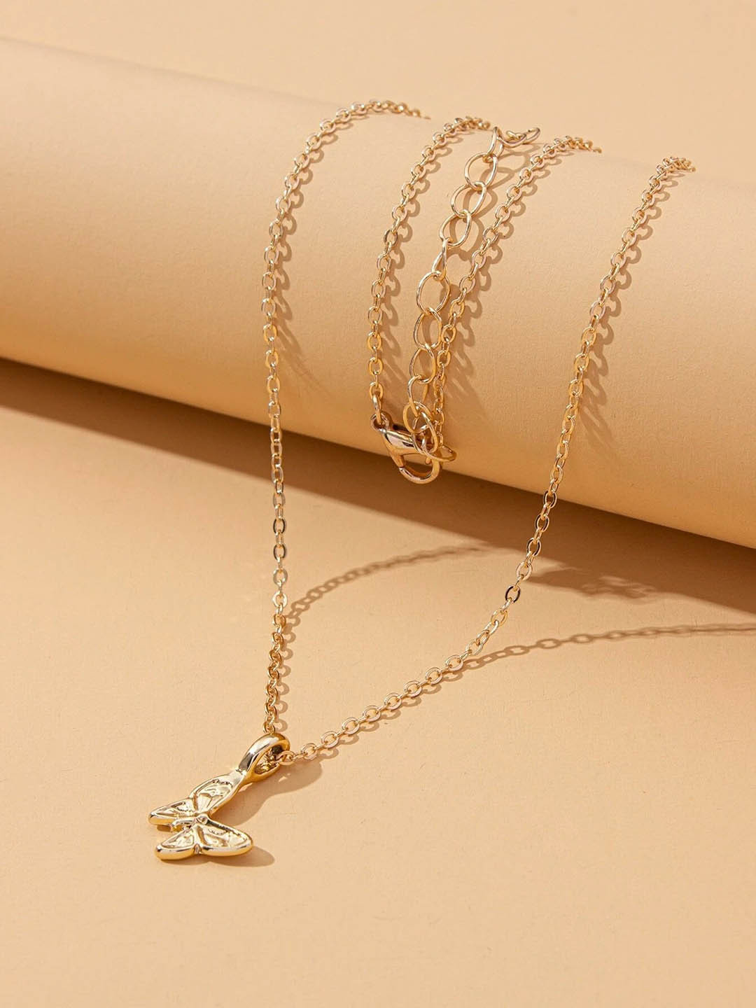 

Pinapes Unisex Gold-Toned & White Gold-Plated Necklace