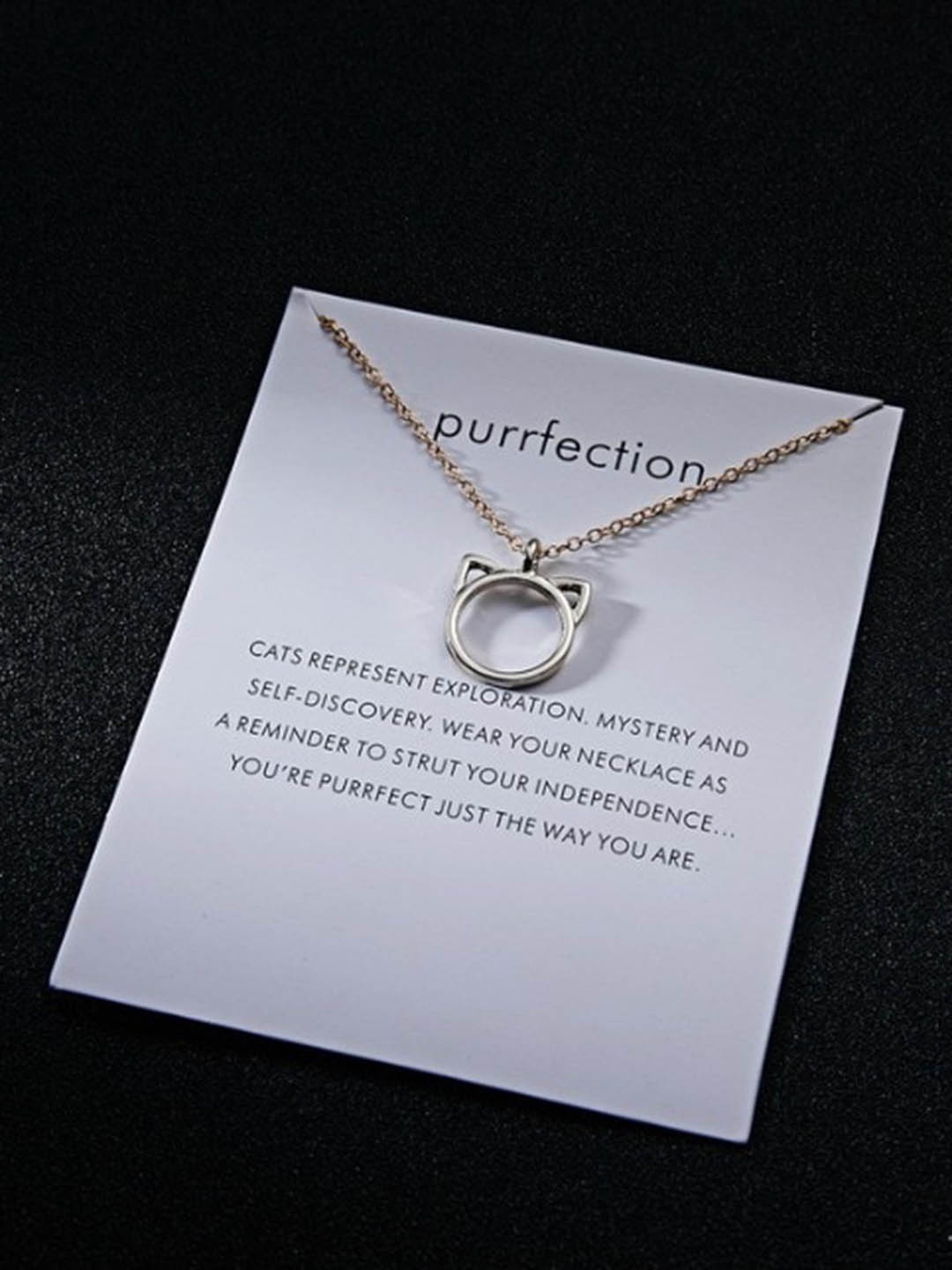 

Pinapes Unisex Gold-Toned Gold-Plated Necklace
