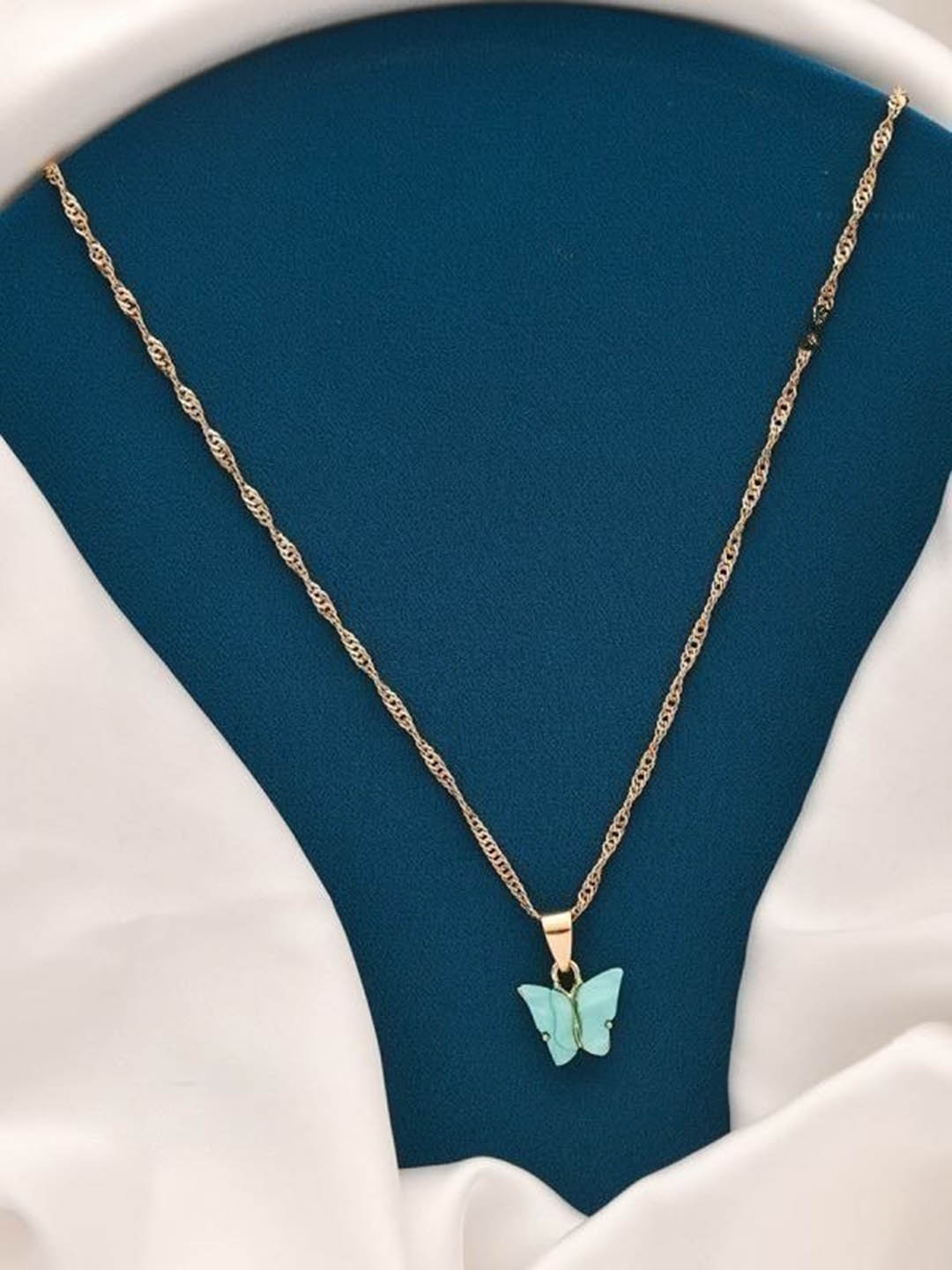 

Pinapes Unisex Gold-Toned & Blue Gold-Plated Necklace