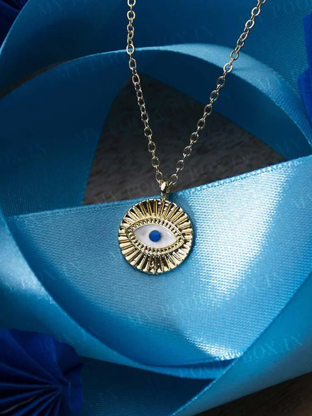 

Pinapes Unisex Gold-Toned & White Gold-Plated Necklace