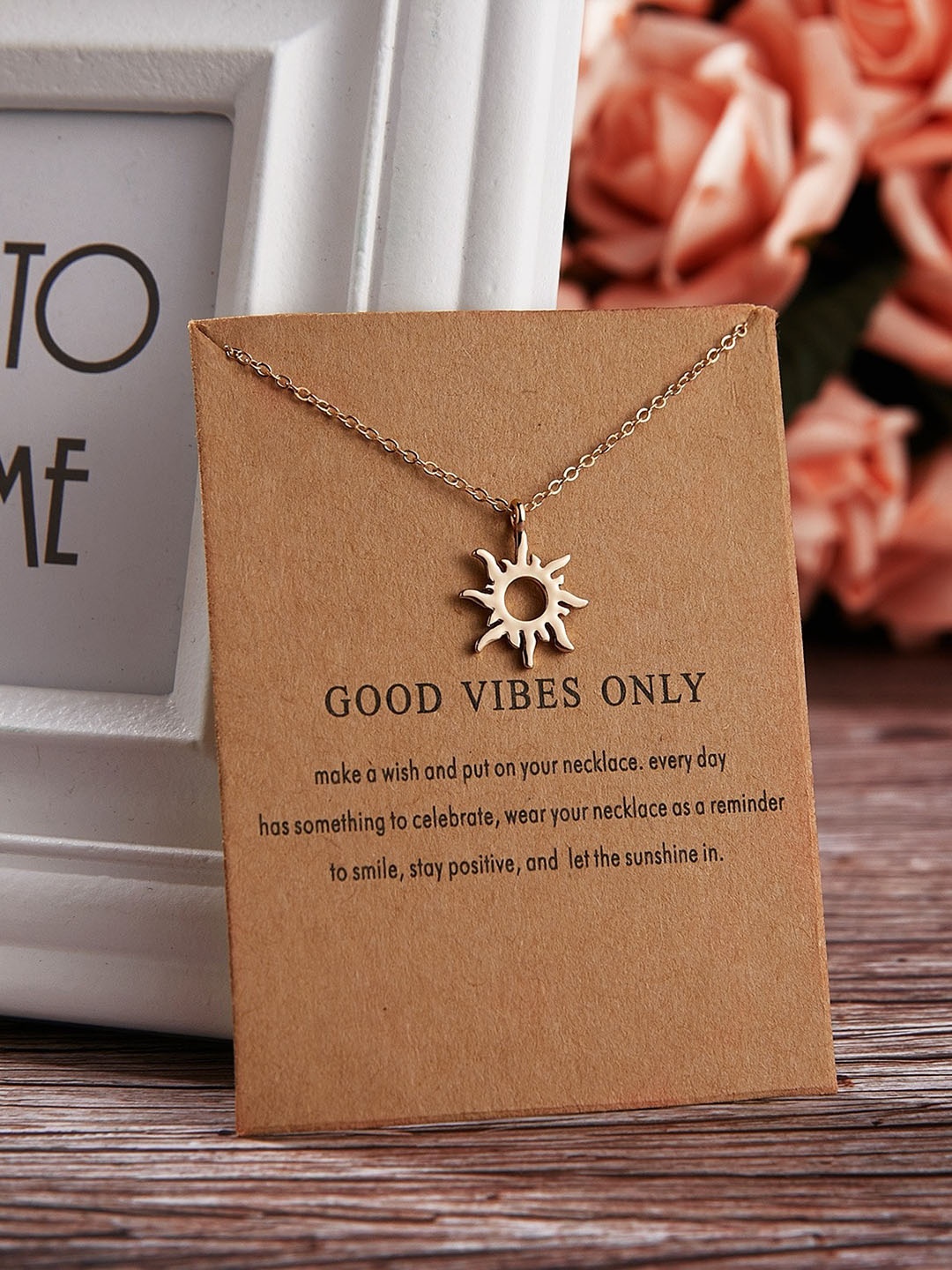

Pinapes Unisex Gold-Toned Gold-Plated Necklace