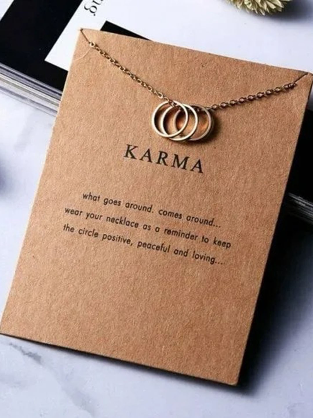 

Pinapes Unisex Gold-Toned Gold-Plated Necklace
