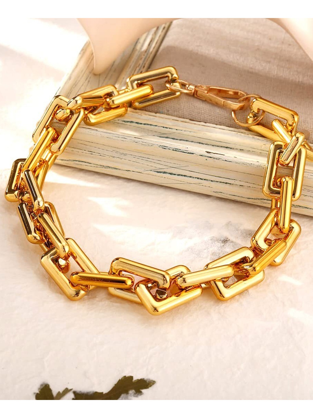 

Pinapes Unisex Gold-Plated Chain