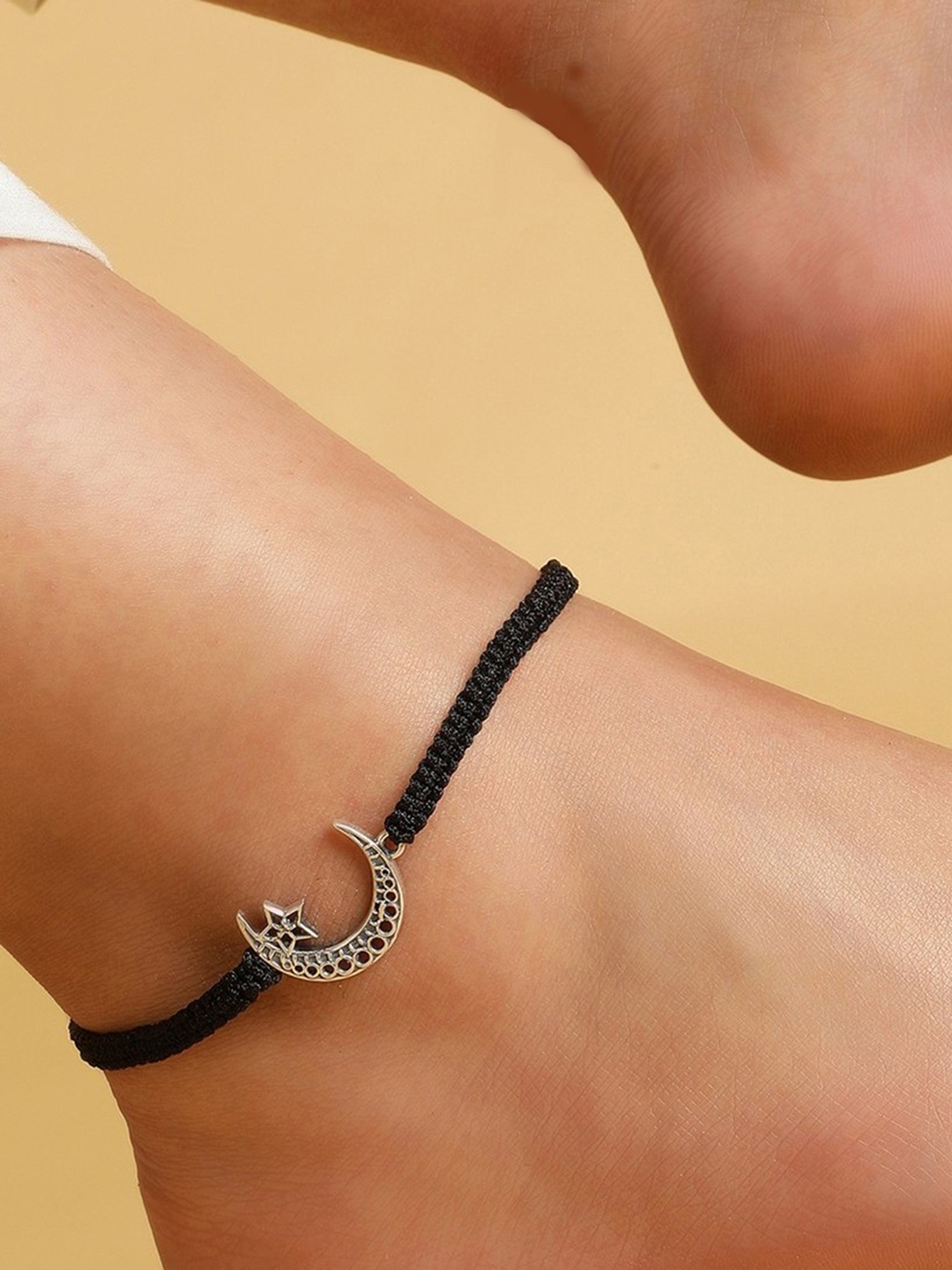 

Zavya Black & Silver-Plated Anklet