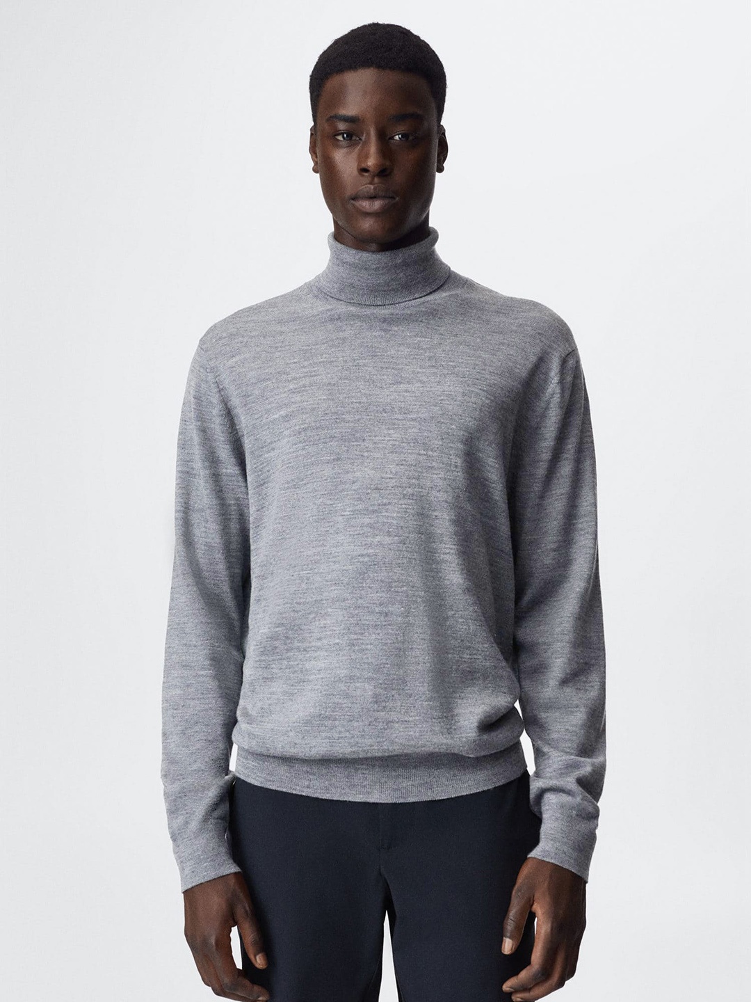 

MANGO MAN Grey Solid Pullover