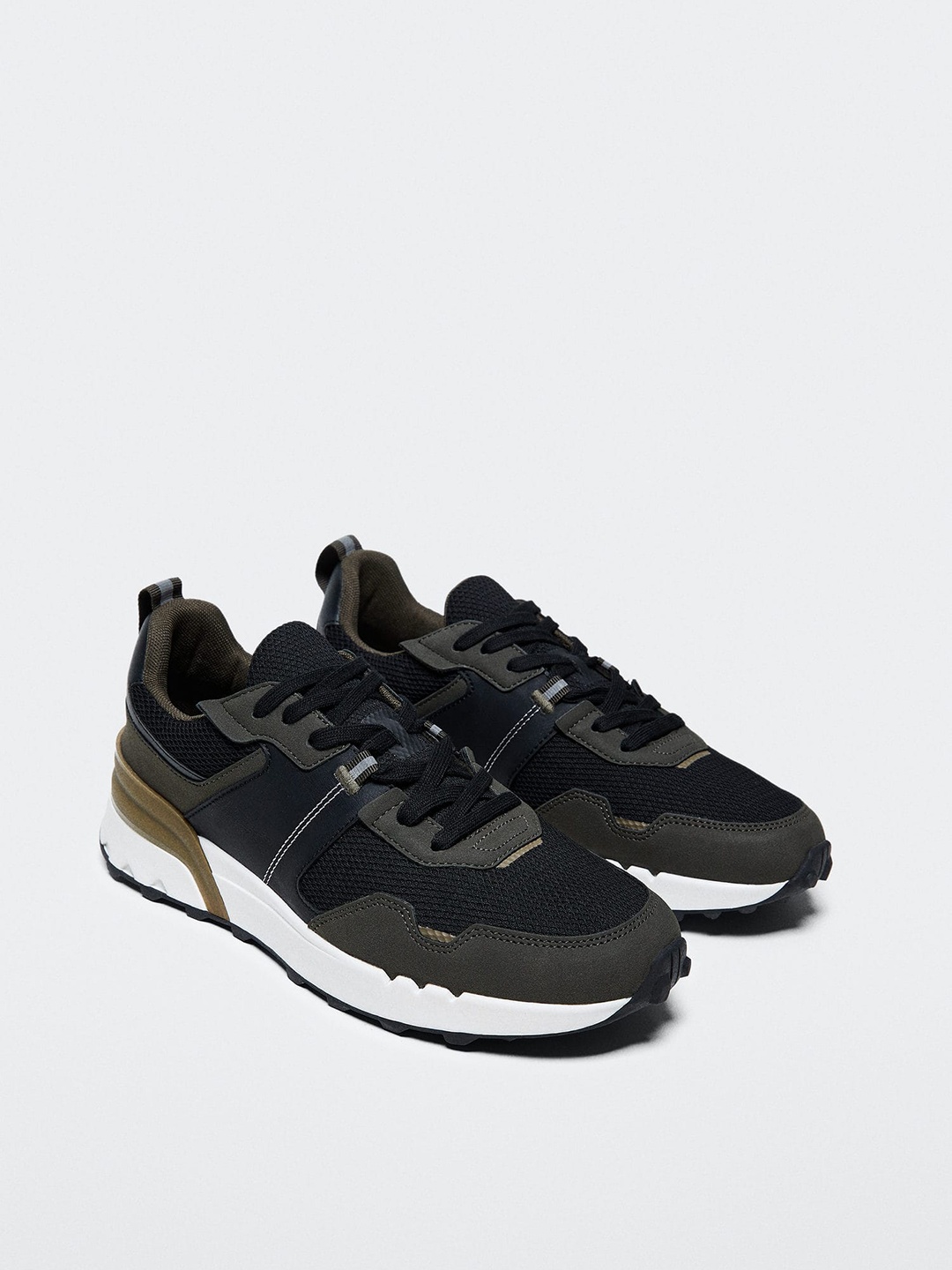 

MANGO MAN Men Black & Olive Colourblocked Sneakers