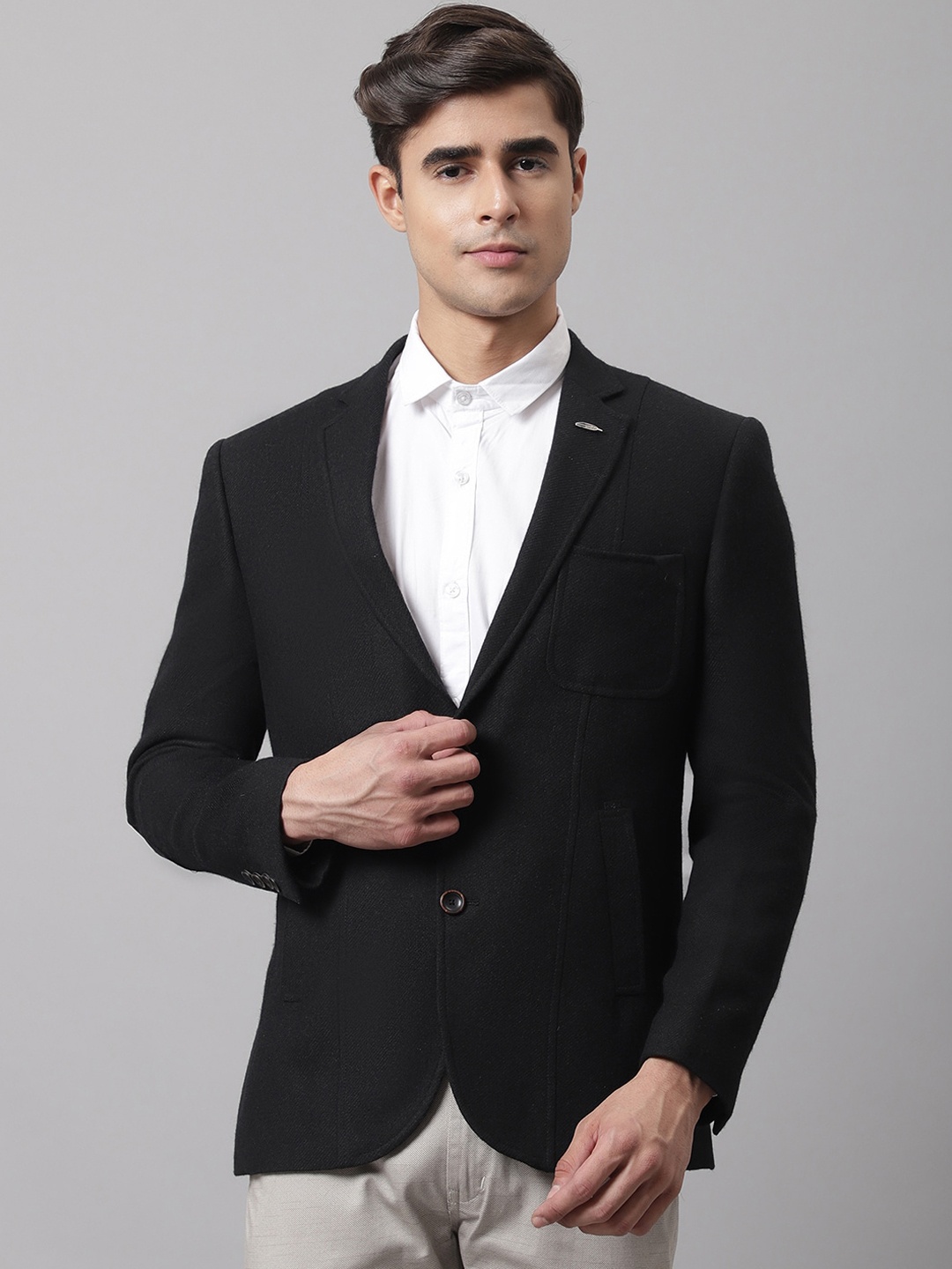 

Cantabil Men Black Solid Single-Breasted Formal Blazer