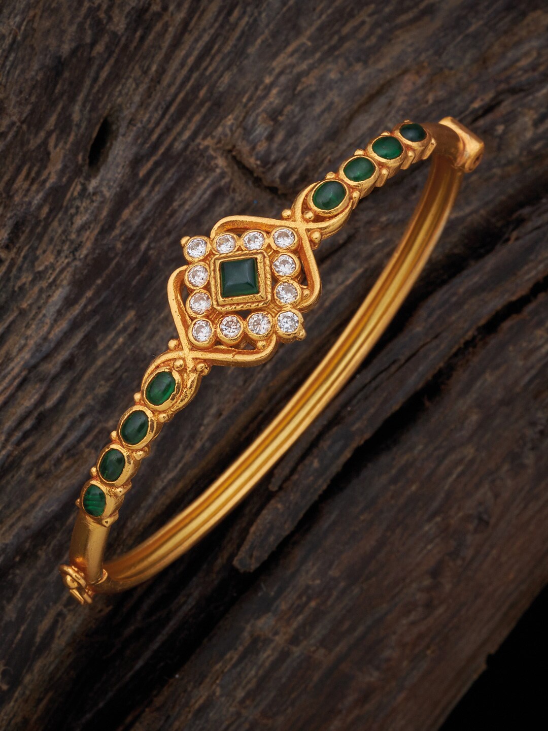 

Kushals Fashion Jewellery Women Green & Gold-Toned Silver Temple Kada Bracelet
