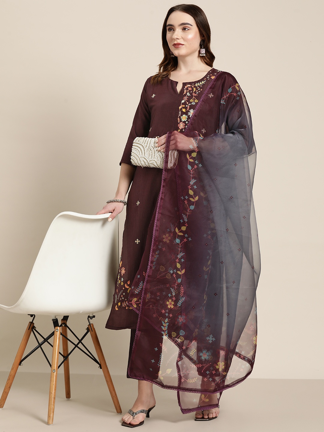 

Tikhi Imli Floral Embroidered Thread Work Kurta with Trousers & Dupatta, Maroon