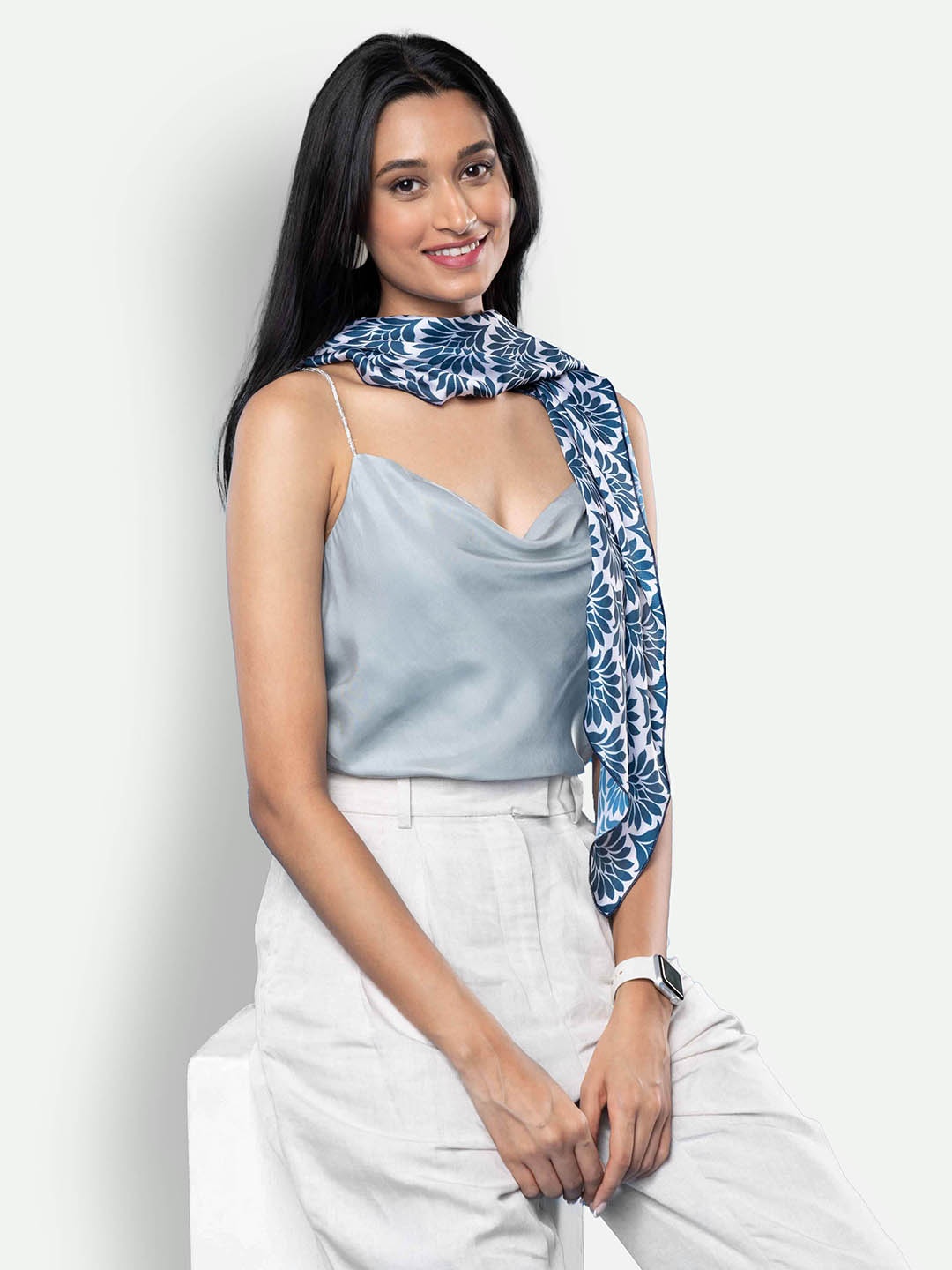 

ZOUK Women White & Blue Floral Printed Scarf
