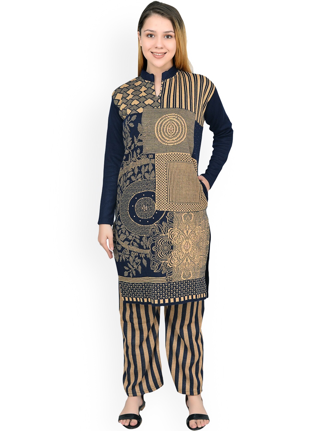 

ahhaaaa Women Navy Blue Printed Kurta with Palazzos