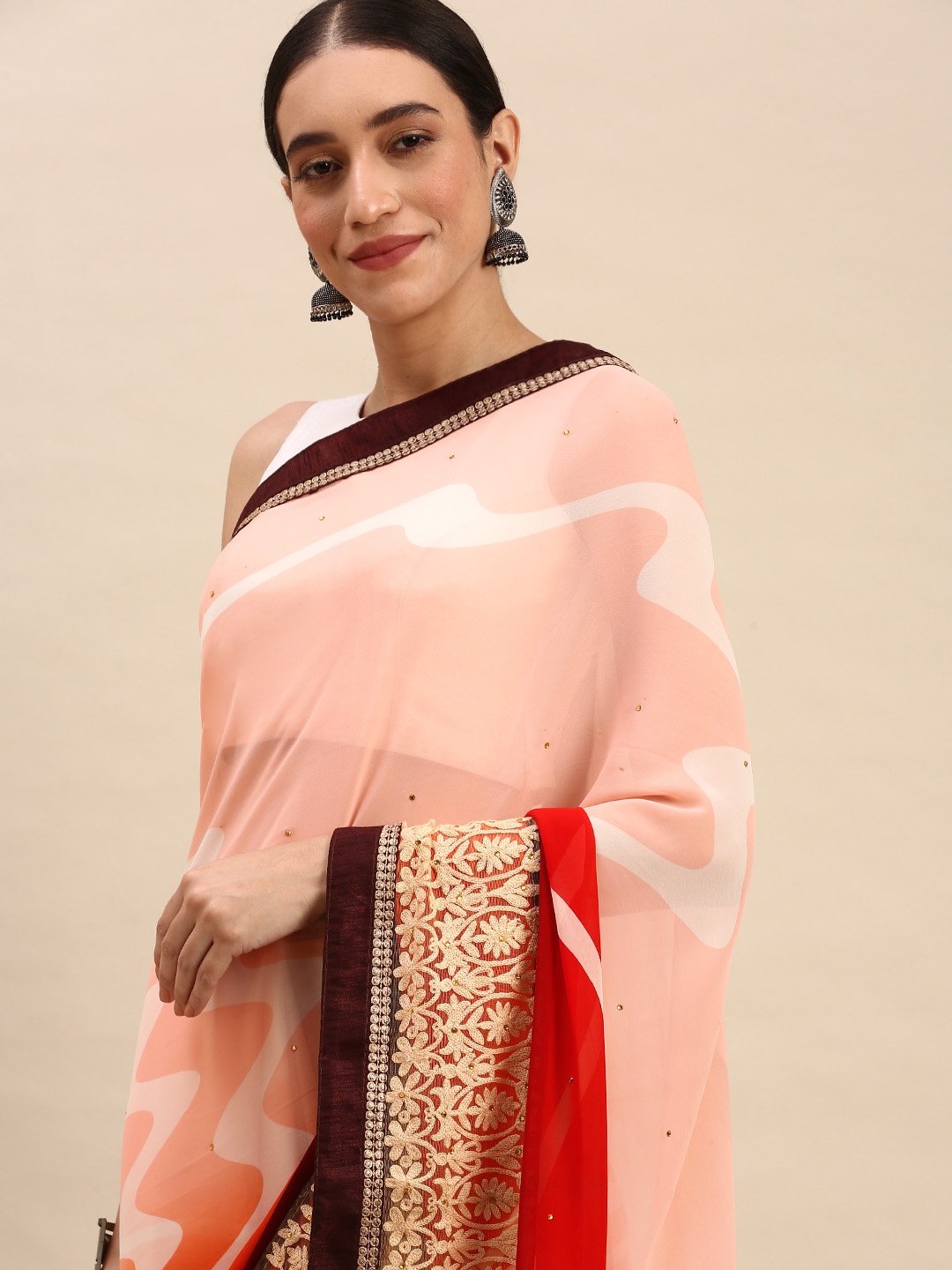 

SANGAM PRINTS Peach-Coloured & White Floral Pure Georgette Saree