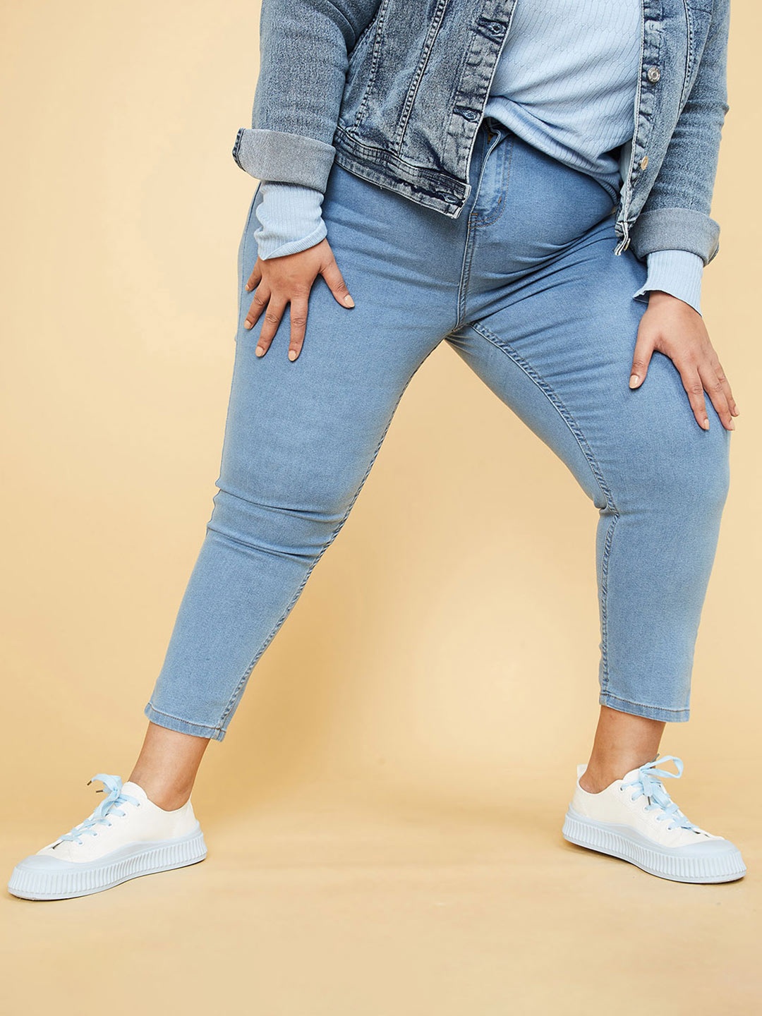 

max Women Plus Size Blue Slim Fit Jeans