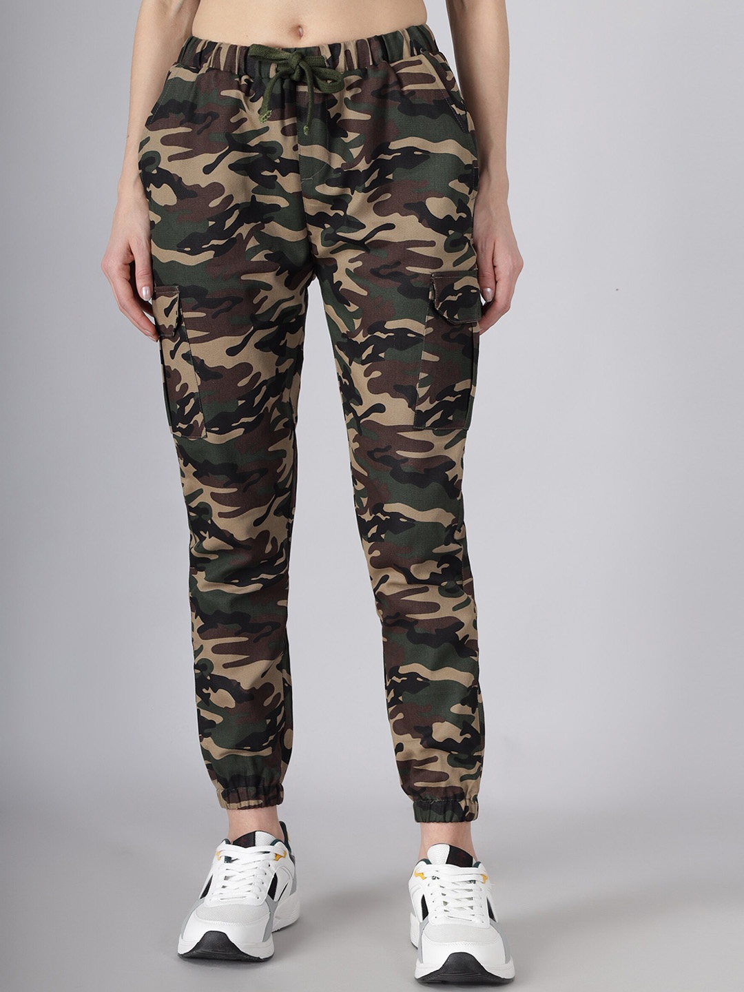 

Q-rious Women Green Camouflage Printed Pure Cotton Joggers Trousers