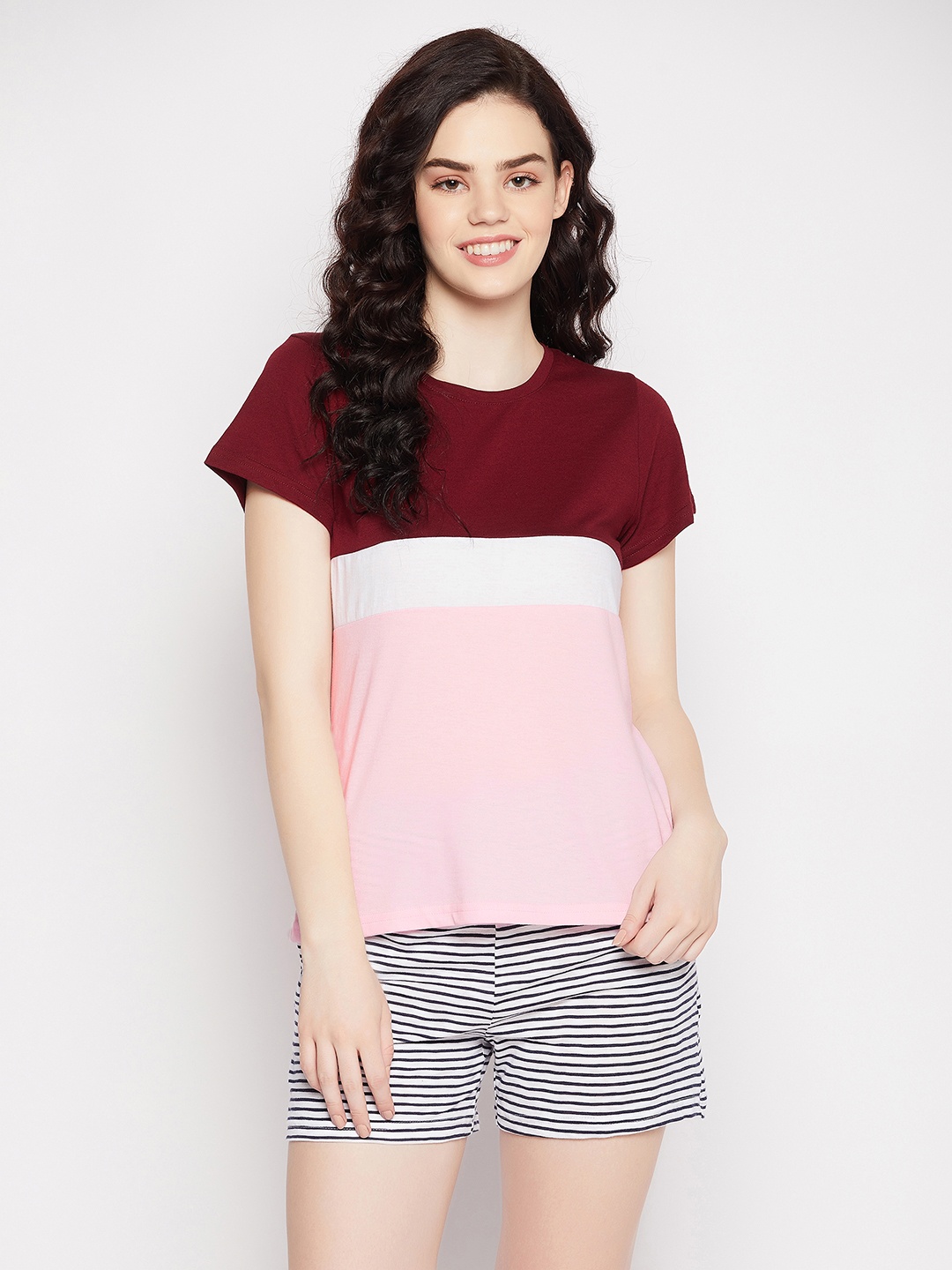 

Clovia Women Pink & Black Colourblocked Night suit