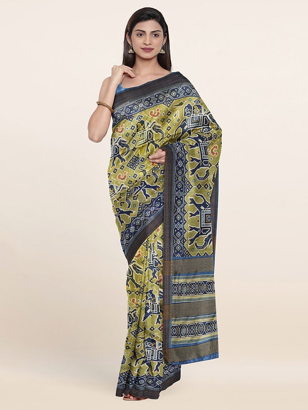 

Pothys Green & White Ethnic Motifs Jute Silk Saree
