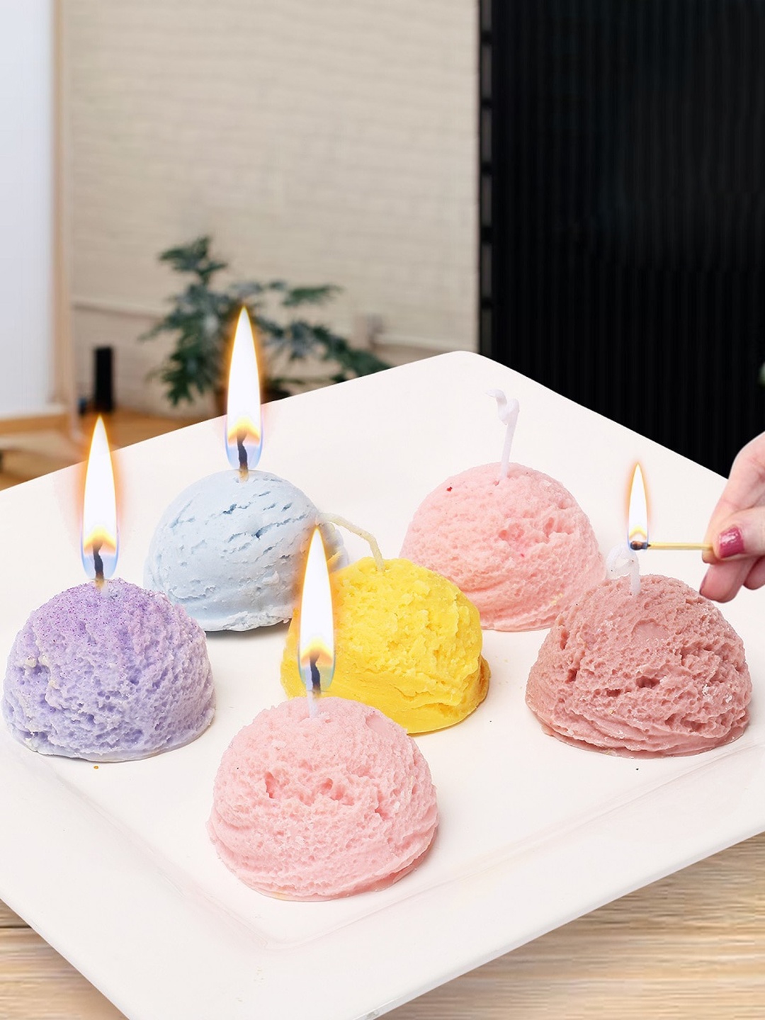 

ZAPATOZ Set Of 6 Textured Ice-cream scoop Candles, Blue