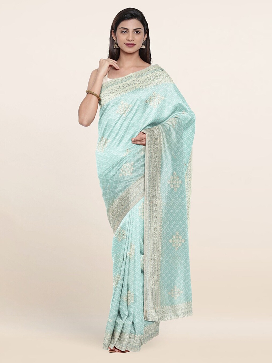 

Pothys Blue & Off White Floral Embroidered Georgette Saree