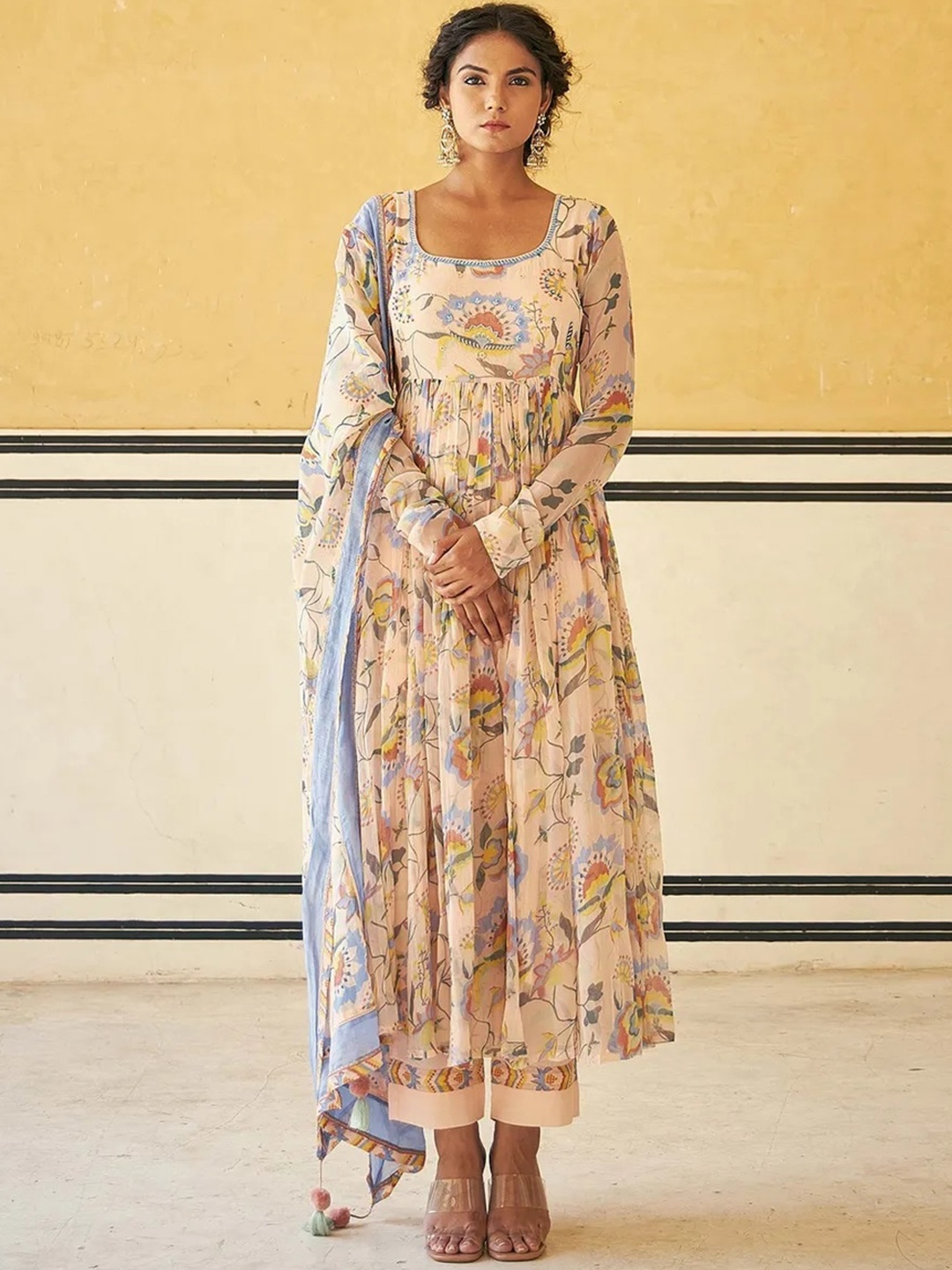 

Baise Gaba Women Beige Floral Printed Kurta with Trousers & Dupatta