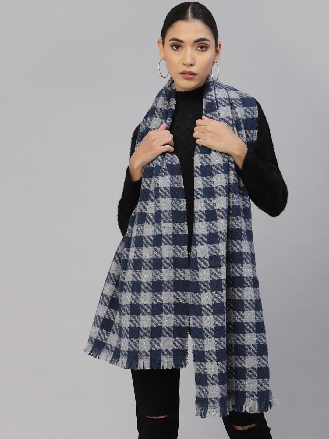 

Mafadeny Women Navy Blue & Grey Checked Stole