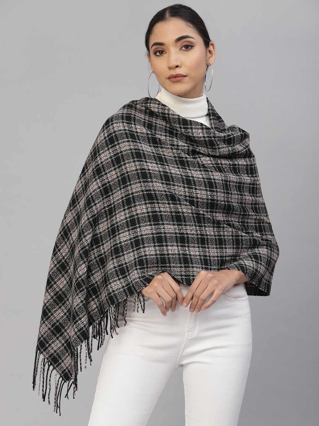 

Mafadeny Women Black & Grey Checked Stole