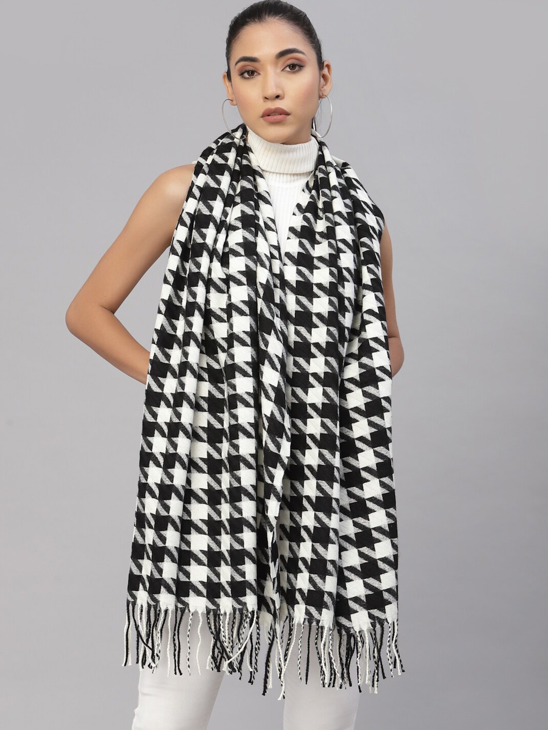 

Mafadeny Women Black & White Woven Design Stole