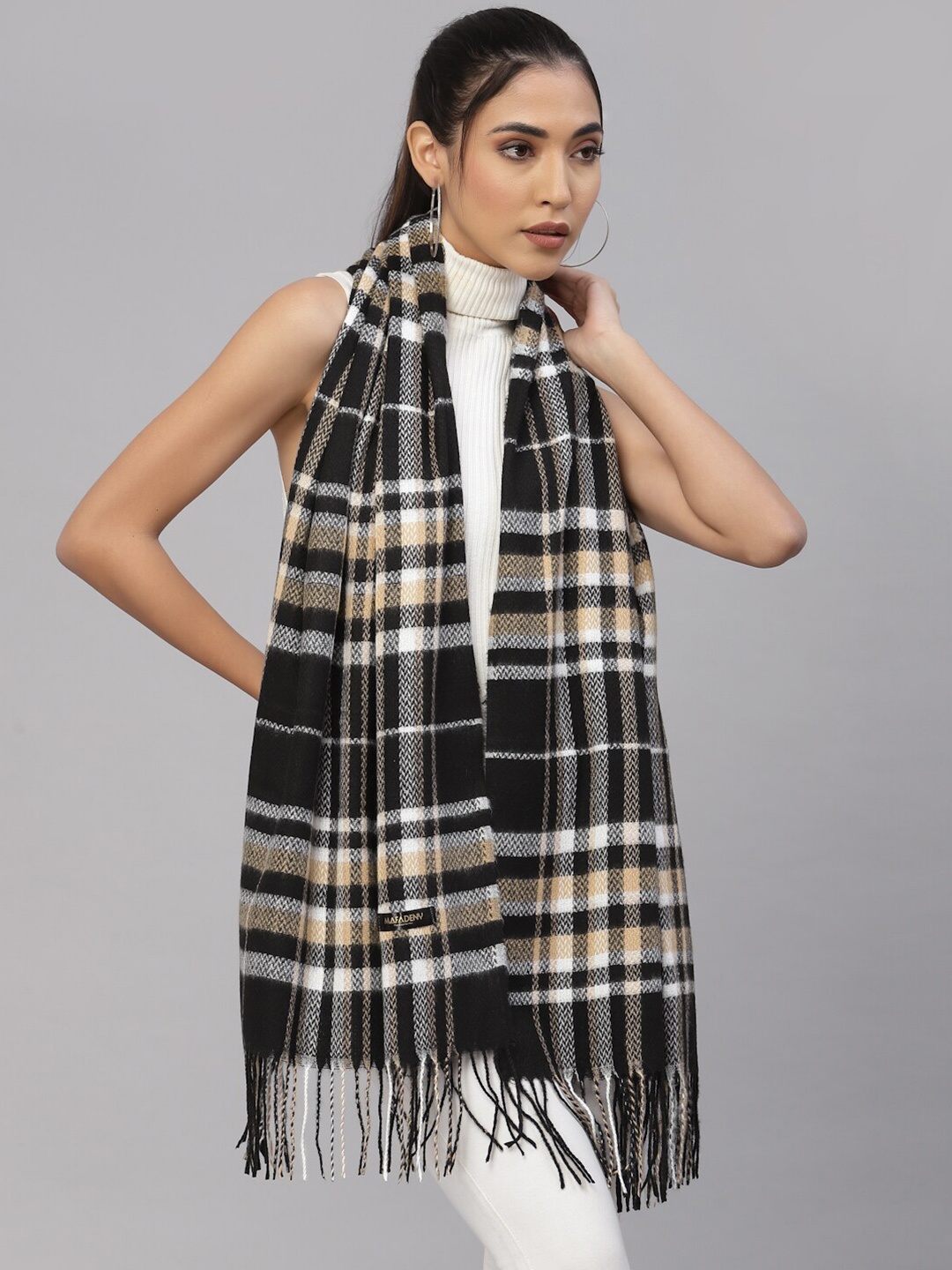 

Mafadeny Women Black & White Checked Stole