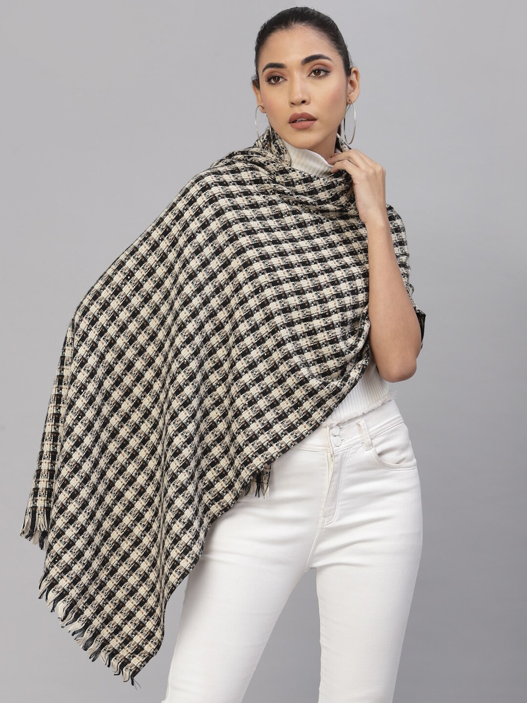 

Mafadeny Women Black & Cream Checked Stole