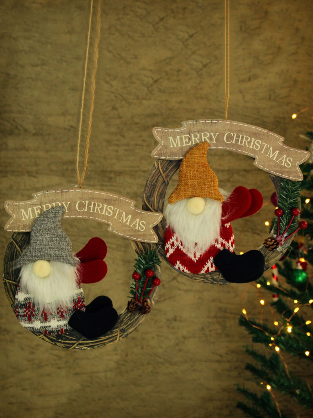 

TIED RIBBONS Set Of 2 Beige & Red Christmas Santa Wreath Hanging Festive Decor