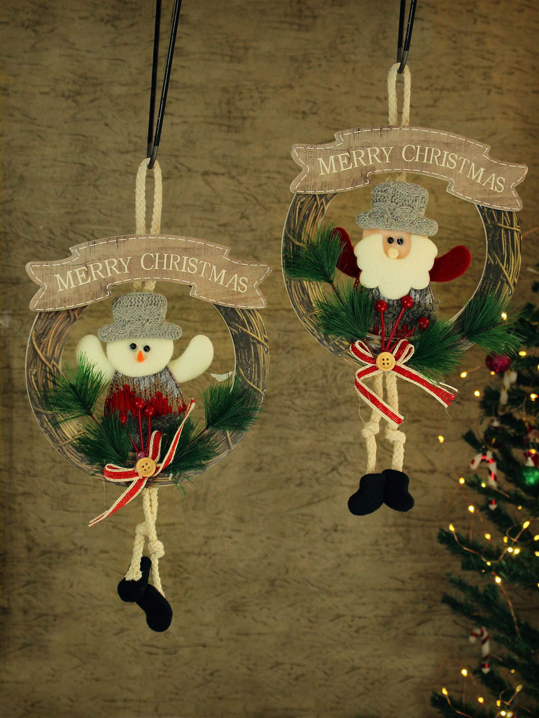 

TIED RIBBONS Set Of 2 Green Christmas Santa Wreath Hanging Festive Decor