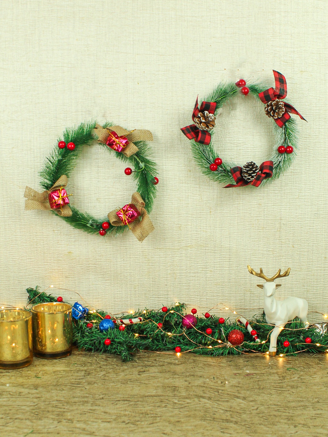

TIED RIBBONS Set Of 2 Red & Green Printed Wreath Christmas Wall Door