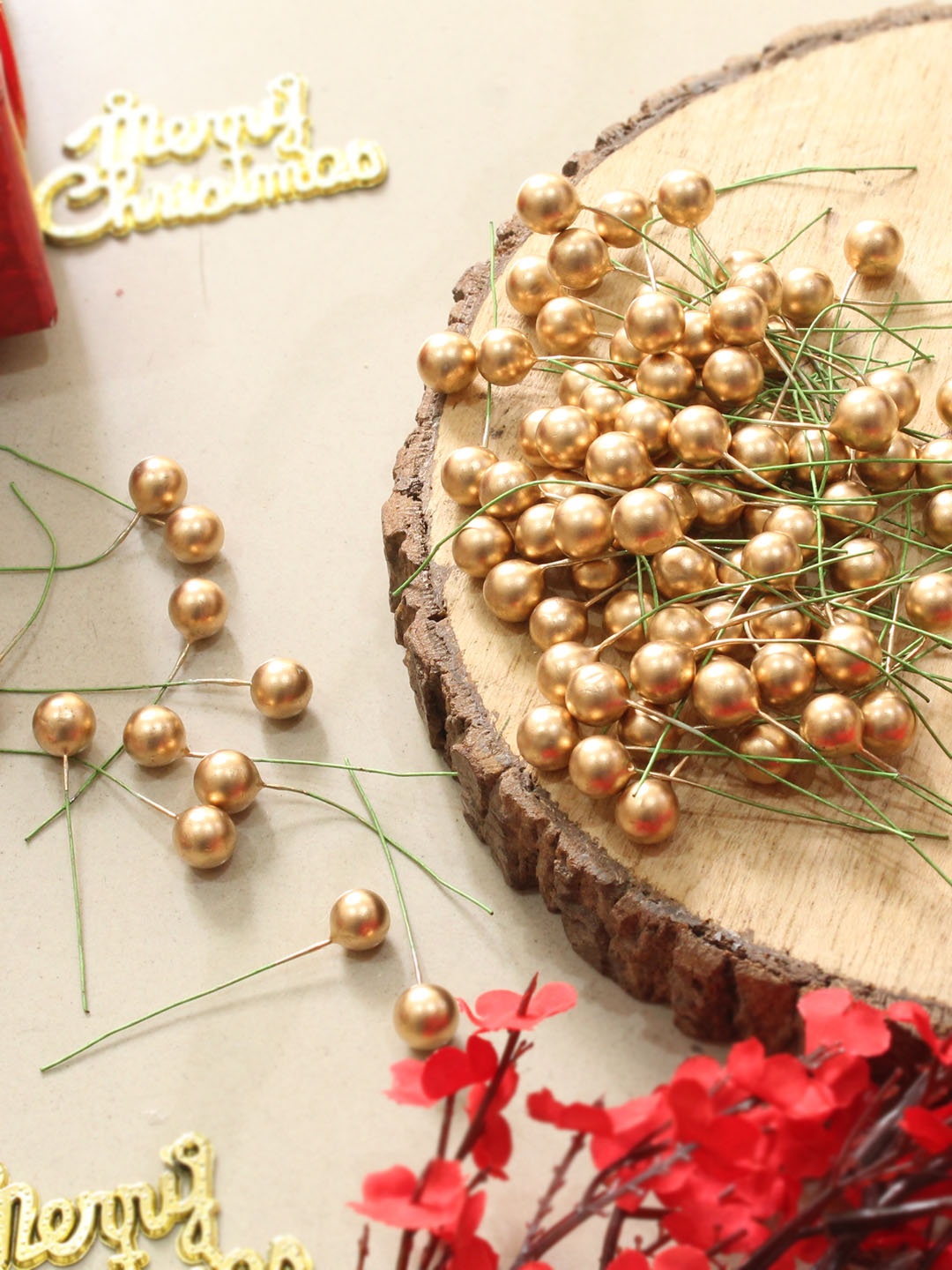 

TIED RIBBONS Set Of 50 Berries Festive Decor, Gold