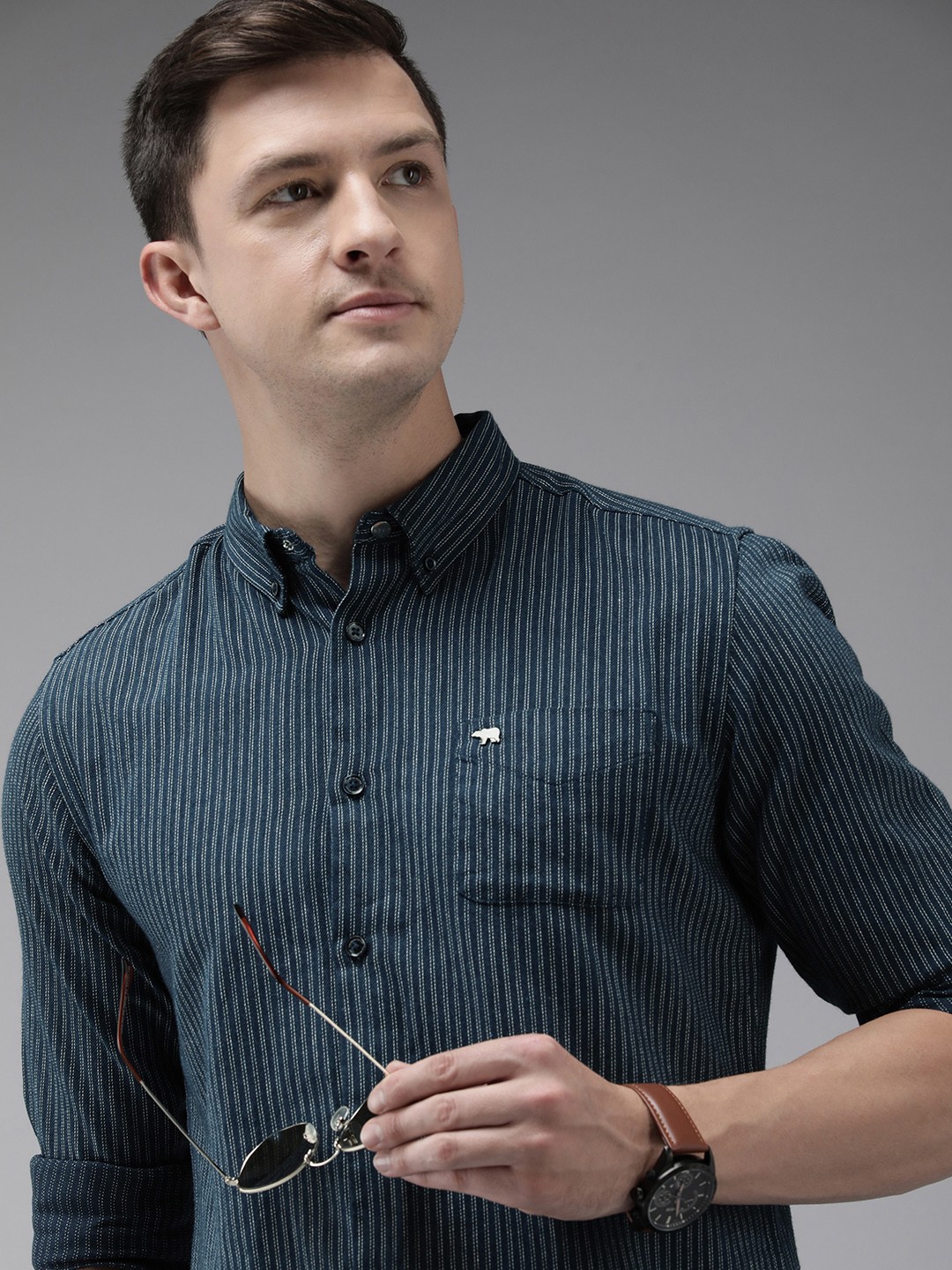 

THE BEAR HOUSE Men Blue Pure Cotton Slim Fit Striped Casual Shirt