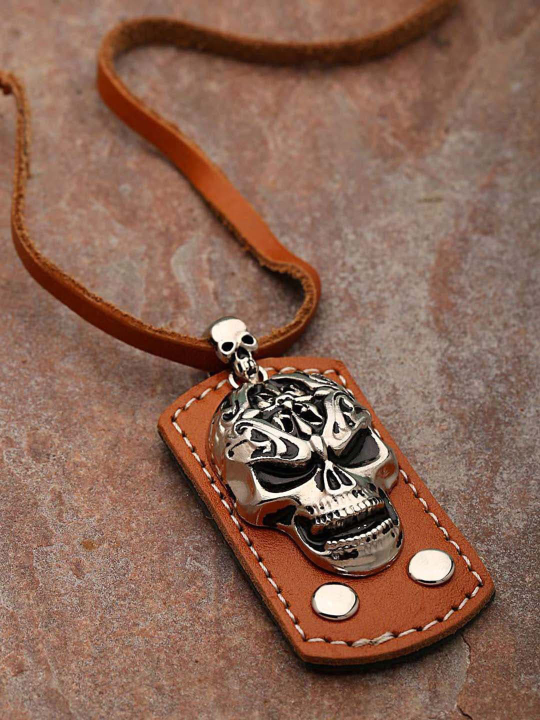 

Dare by Voylla Men Oxidized Silver-Plated Brown Skull Design Pendant With Chain