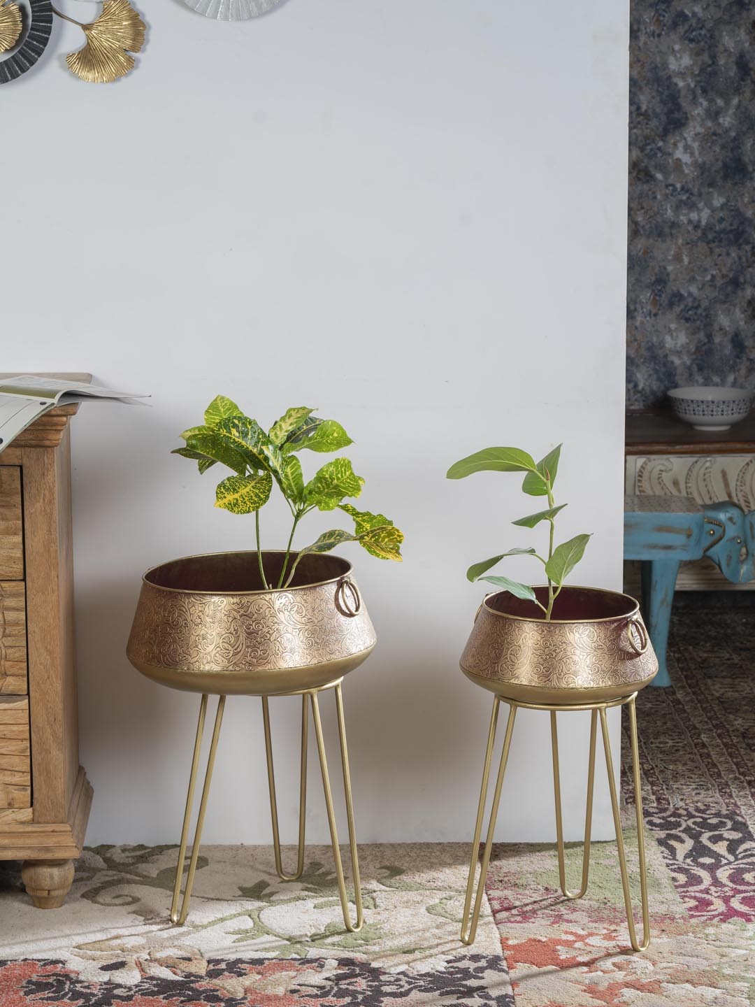 

vedas Metallic Set Of 2 Planters