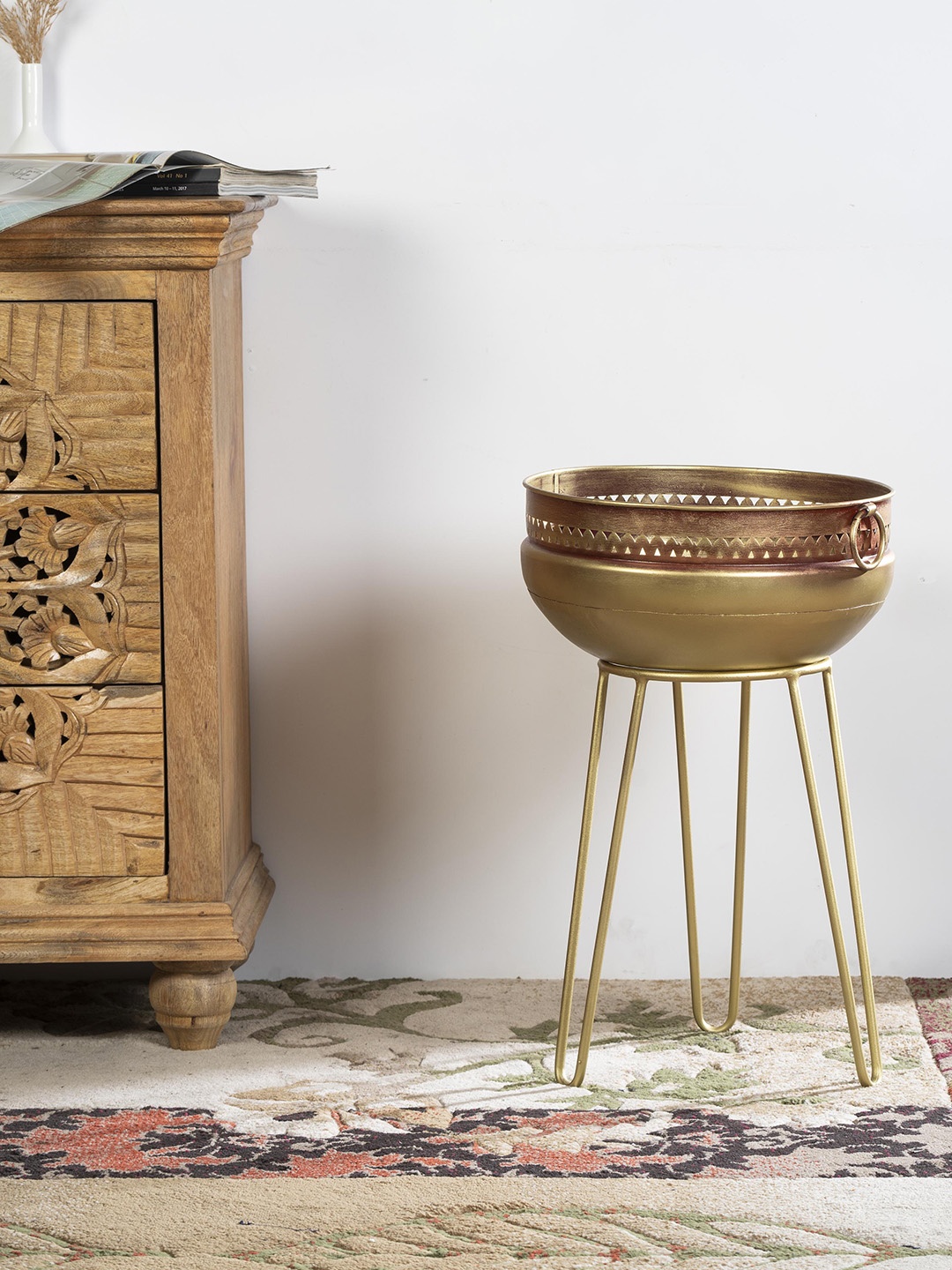 

vedas U-Nico Gold-Toned Metal Planter With Stand