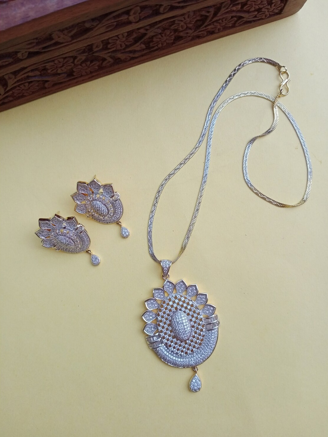 

FIROZA Silver-Toned & Gold-Toned Rhodium-Plated White AD Studded Jewellery Set