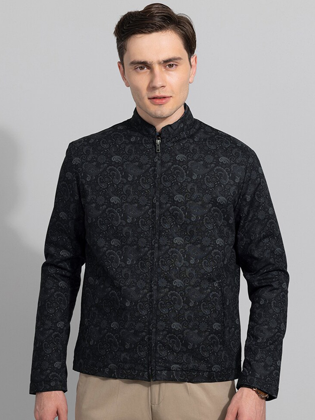 

Snitch Men Black & Grey Cotton Floral Tailored Jacket